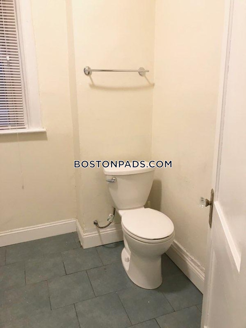 BOSTON - ALLSTON - 4 Beds, 2 Baths - Image 62