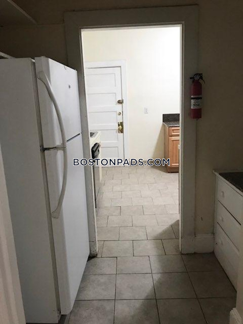 BOSTON - ALLSTON - 4 Beds, 2 Baths - Image 31