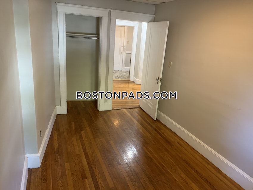 MEDFORD - WELLINGTON - 1 Bed, 1 Bath - Image 6