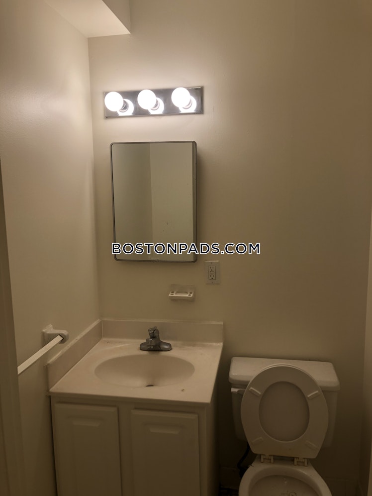 Freeman St., Brookline