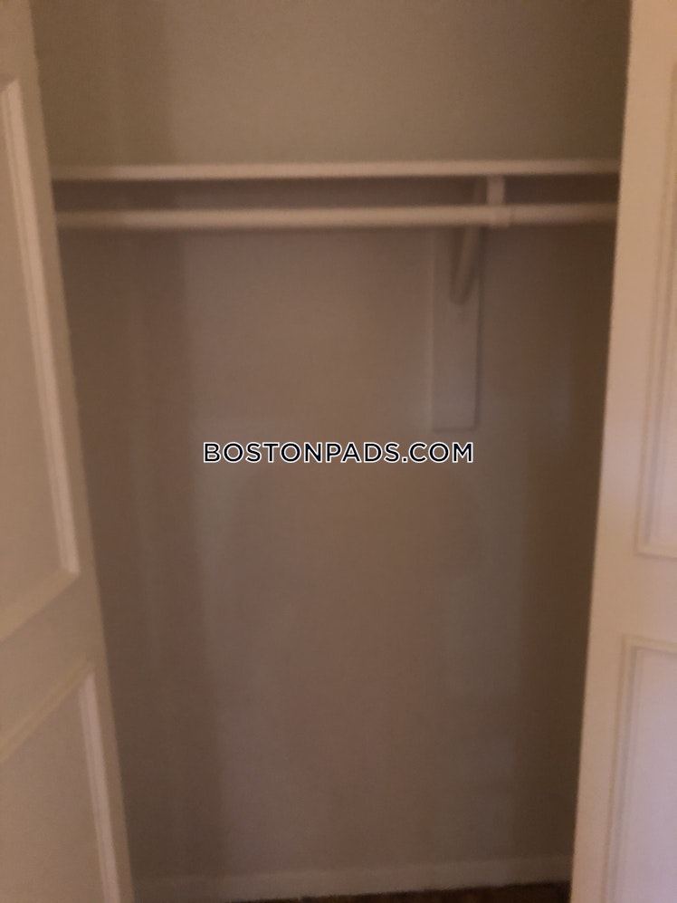 Freeman St., Brookline