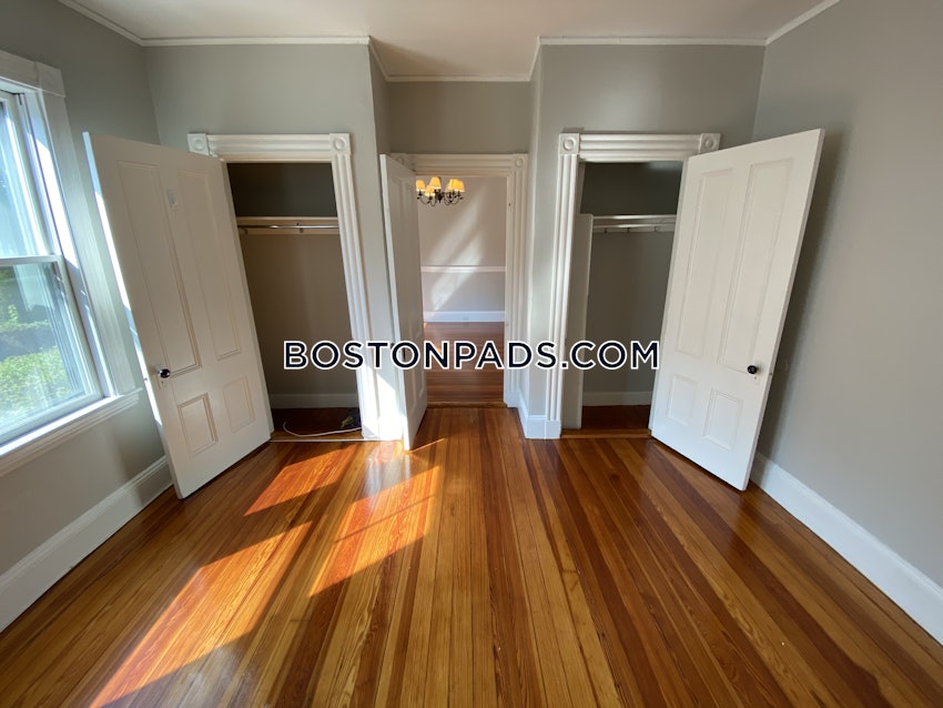 CAMBRIDGE - HARVARD SQUARE - 4 Beds, 2 Baths - Image 22