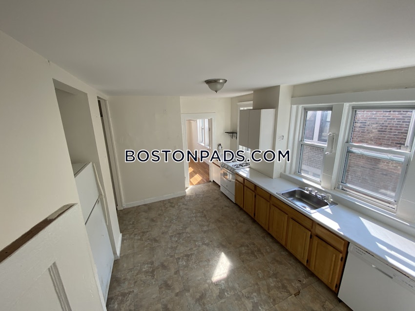 BOSTON - BRIGHTON- WASHINGTON ST./ ALLSTON ST. - 4 Beds, 1.5 Baths - Image 10