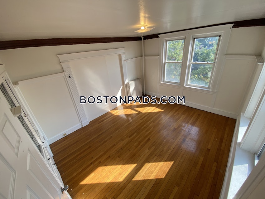 BOSTON - BRIGHTON- WASHINGTON ST./ ALLSTON ST. - 4 Beds, 1.5 Baths - Image 9