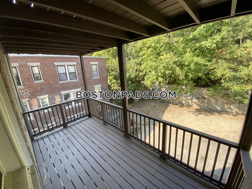 BOSTON - BRIGHTON- WASHINGTON ST./ ALLSTON ST. - 4 Beds, 1.5 Baths - Image 2