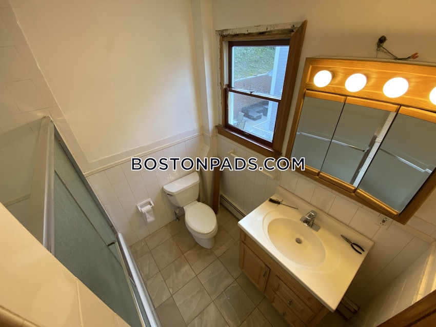 BOSTON - BRIGHTON - OAK SQUARE - 5 Beds, 1.5 Baths - Image 59