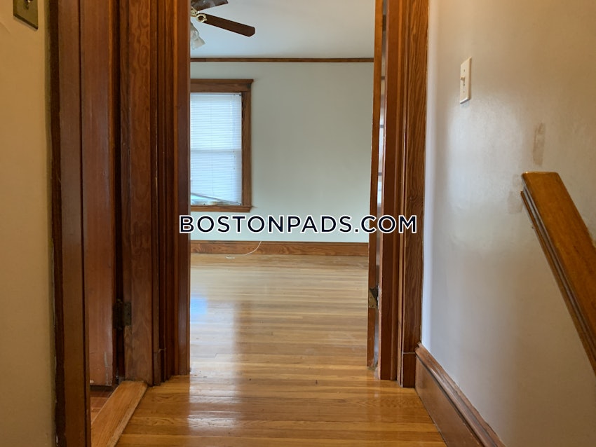 MEDFORD - TUFTS - 3 Beds, 1 Bath - Image 29