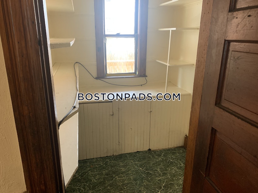 BOSTON - DORCHESTER - SAVIN HILL - 4 Beds, 1 Bath - Image 4