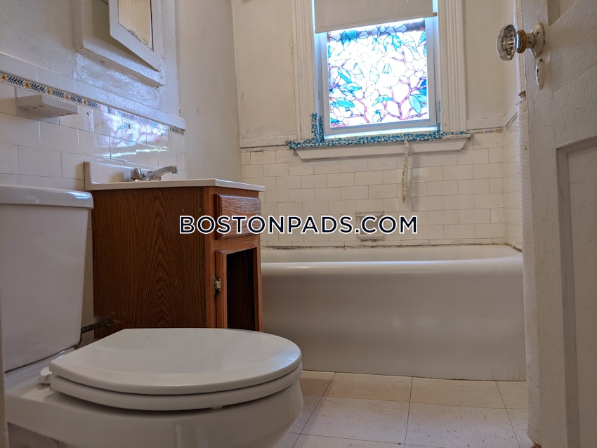 BOSTON - ALLSTON/BRIGHTON BORDER - 2 Beds, 1 Bath - Image 11