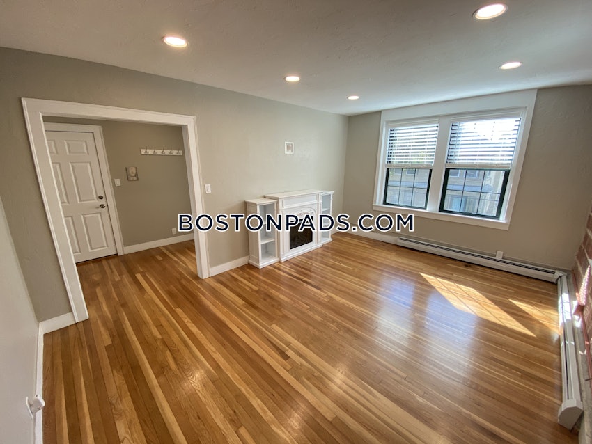 MEDFORD - MEDFORD SQUARE - 1 Bed, 1 Bath - Image 15