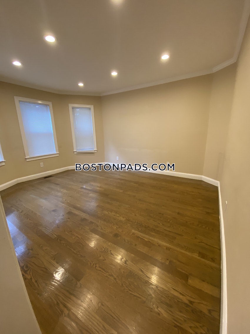 BOSTON - JAMAICA PLAIN - FOREST HILLS - 3 Beds, 1.5 Baths - Image 9