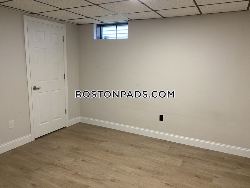 BOSTON - DORCHESTER/SOUTH BOSTON BORDER - 6 Beds, 2 Baths - Image 17