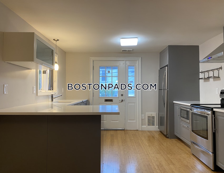 BOSTON - DORCHESTER/SOUTH BOSTON BORDER - 6 Beds, 2 Baths - Image 2