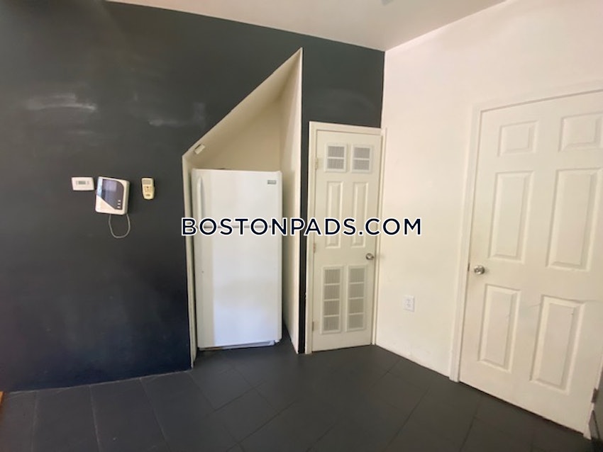 BOSTON - MISSION HILL - 2 Beds, 1.5 Baths - Image 16
