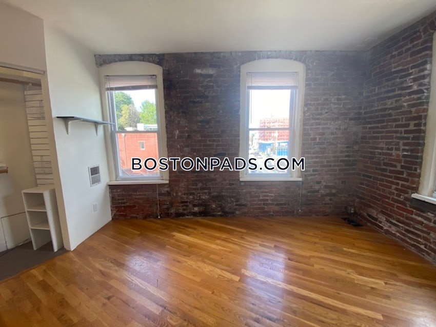 BOSTON - MISSION HILL - 2 Beds, 1.5 Baths - Image 7