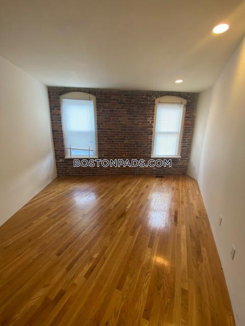 BOSTON - MISSION HILL - 2 Beds, 1.5 Baths - Image 19