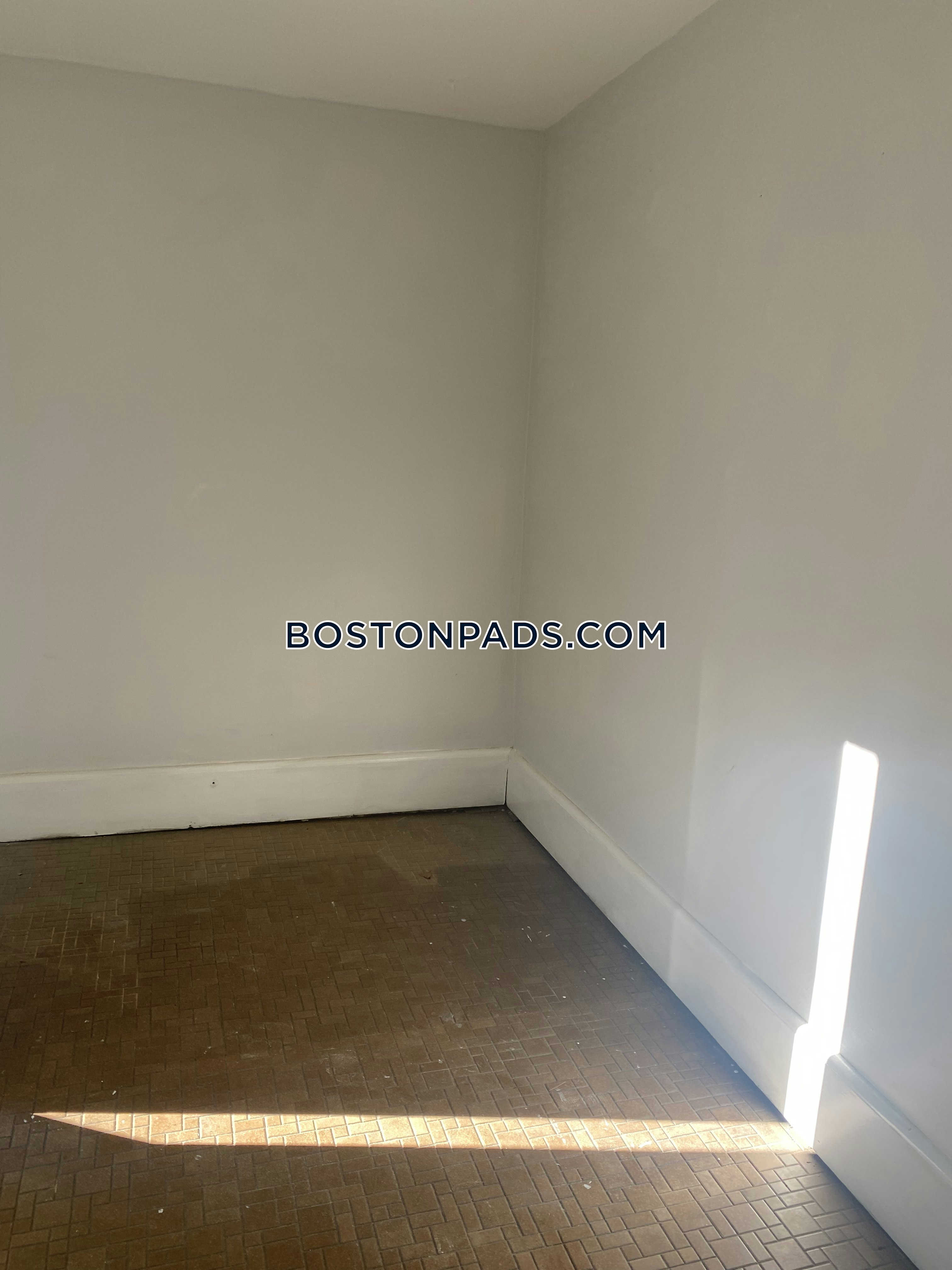 brookline - #8026785