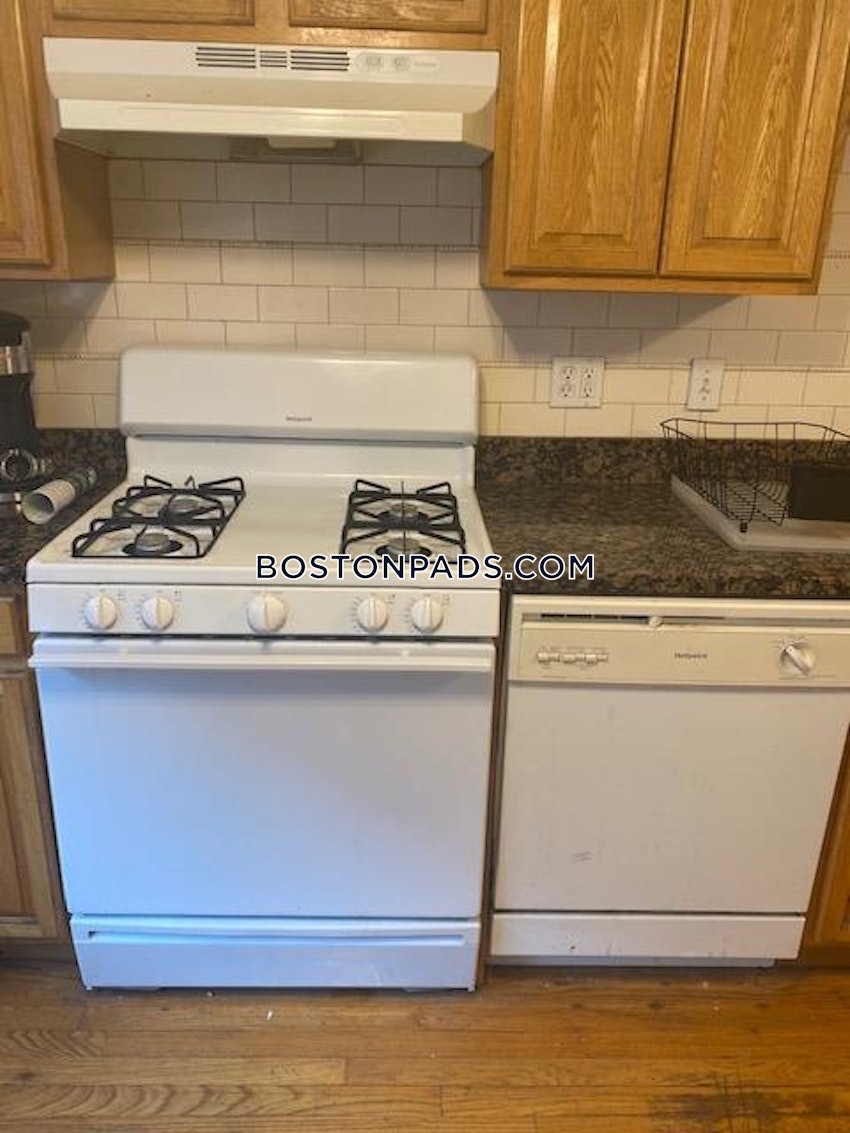 BOSTON - ALLSTON - 3 Beds, 2 Baths - Image 5