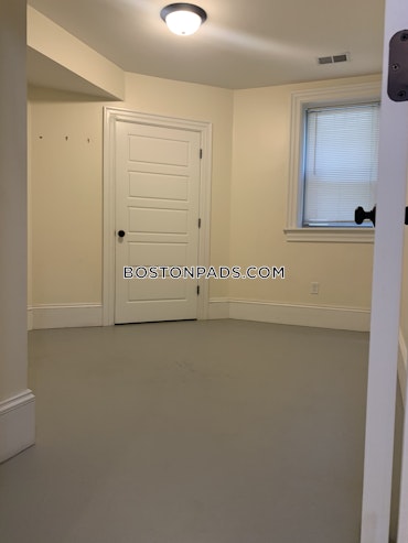 Boston - 4 Beds, 2 Baths