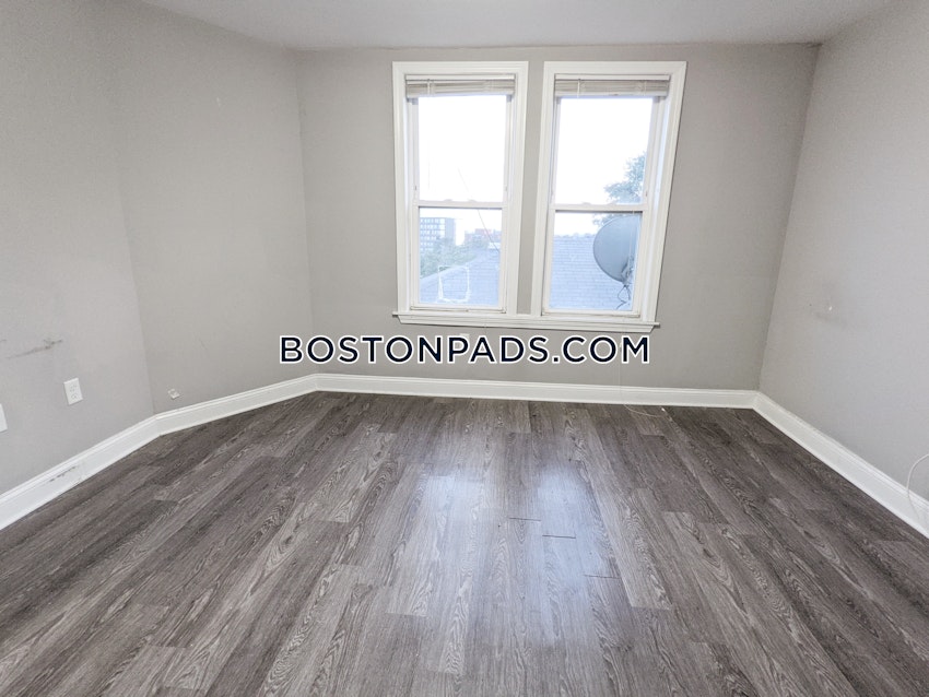 SOMERVILLE - EAST SOMERVILLE - 4 Beds, 1 Bath - Image 28