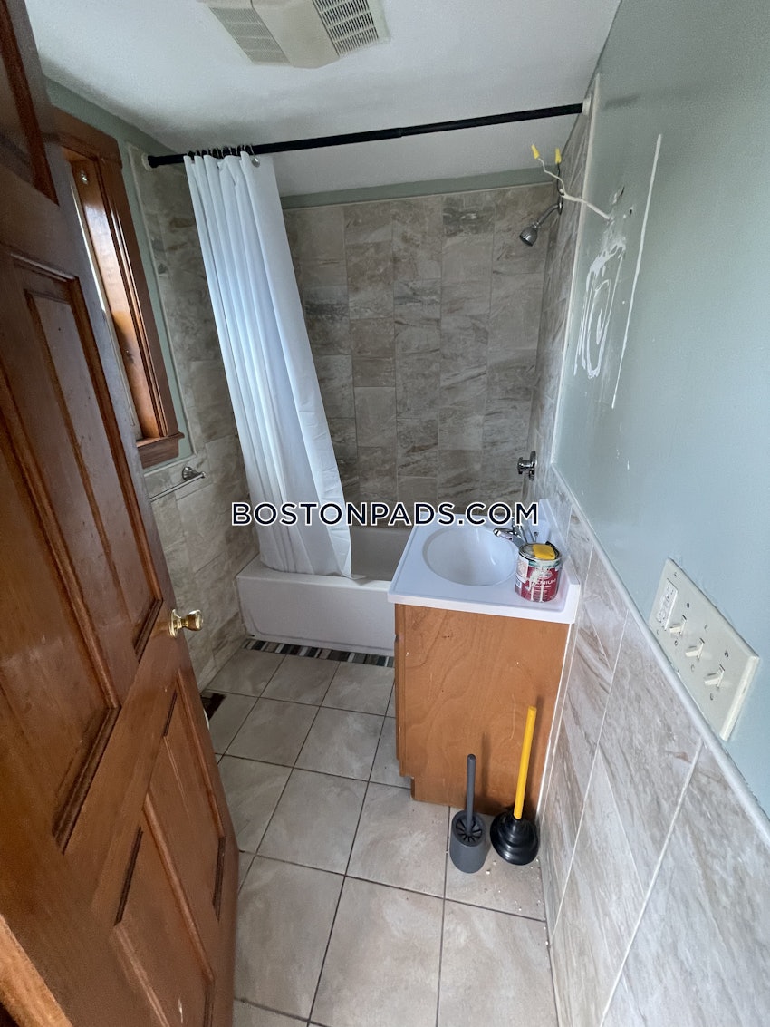 BOSTON - ROSLINDALE - 3 Beds, 2 Baths - Image 12