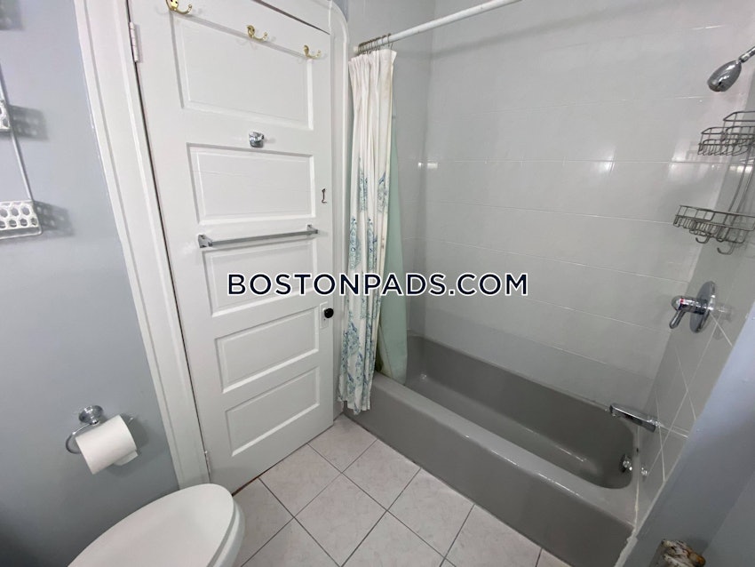 SOMERVILLE - DAVIS SQUARE - 4 Beds, 1 Bath - Image 46