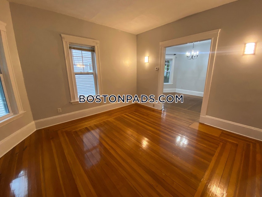 SOMERVILLE - DAVIS SQUARE - 4 Beds, 1 Bath - Image 7