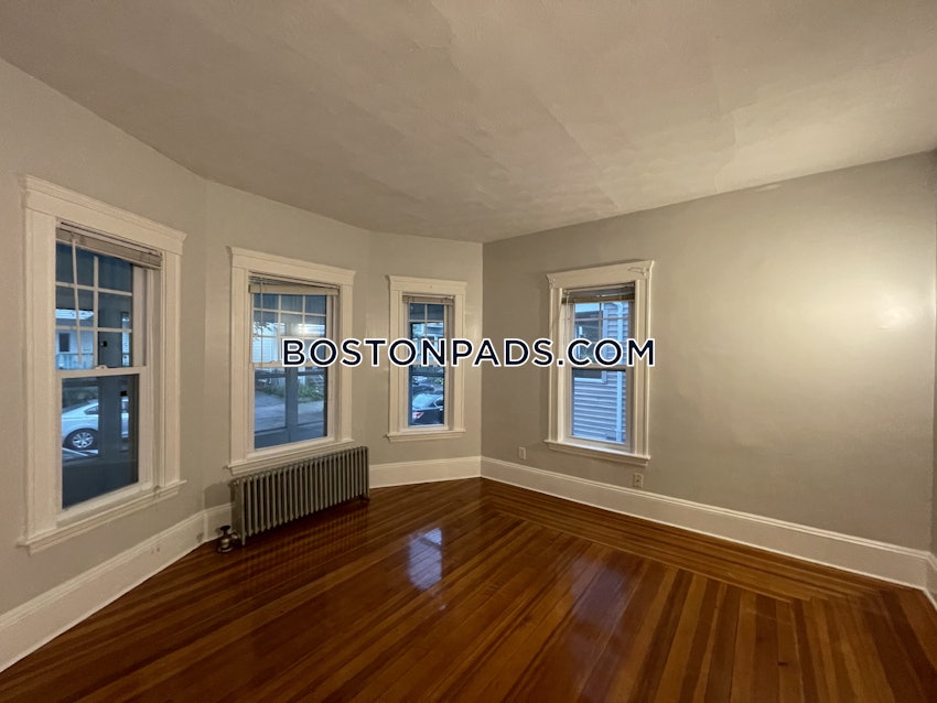 SOMERVILLE - DAVIS SQUARE - 4 Beds, 1 Bath - Image 42