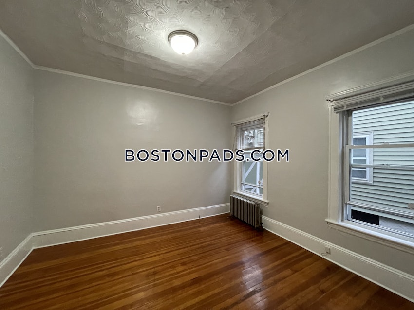 SOMERVILLE - DAVIS SQUARE - 4 Beds, 1 Bath - Image 40