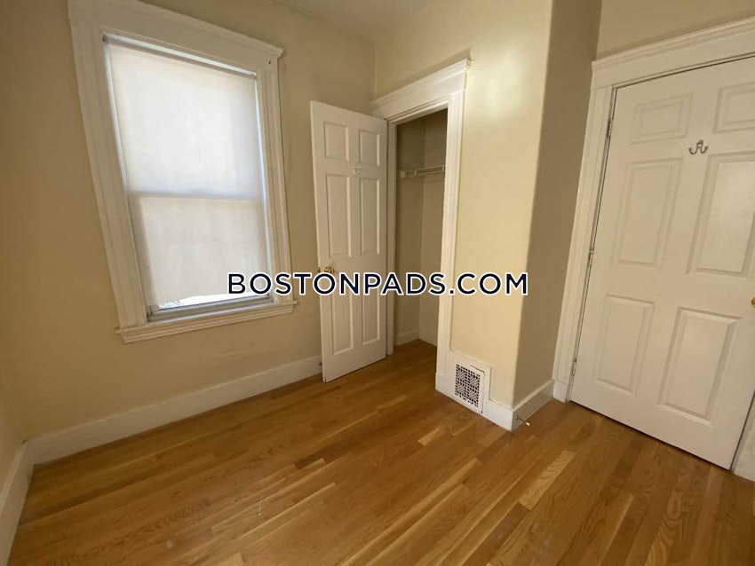 BOSTON - DORCHESTER - UPHAMS CORNER - 5 Beds, 2.5 Baths - Image 9