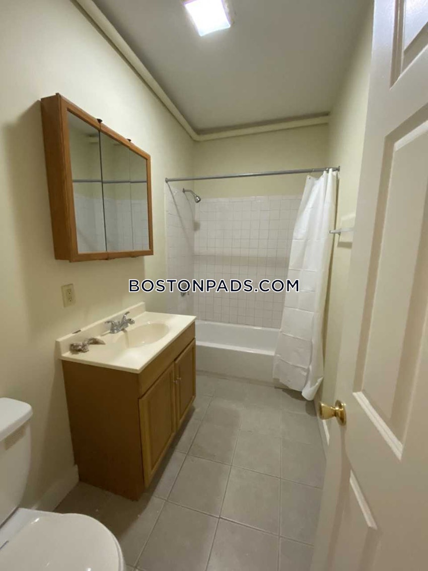 BOSTON - DORCHESTER - UPHAMS CORNER - 5 Beds, 2.5 Baths - Image 26