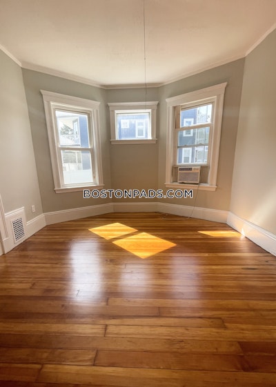 Dorchester/south Boston Border Apartment for rent 3 Bedrooms 1 Bath Boston - $3,000 No Fee