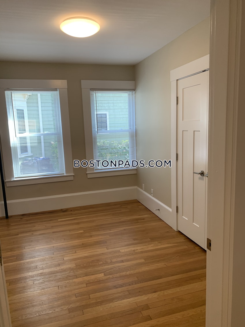 CAMBRIDGE - HARVARD SQUARE - 4 Beds, 2 Baths - Image 39