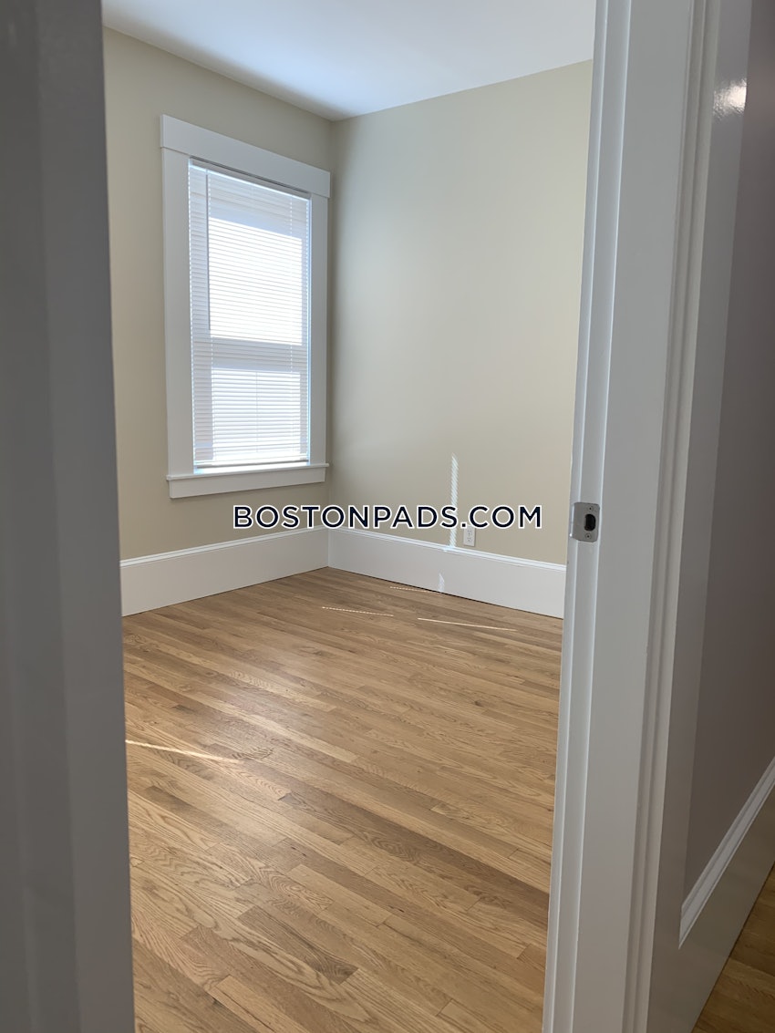 CAMBRIDGE - HARVARD SQUARE - 4 Beds, 2 Baths - Image 34