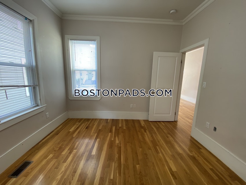 BOSTON - JAMAICA PLAIN - STONY BROOK - 3 Beds, 1.5 Baths - Image 9