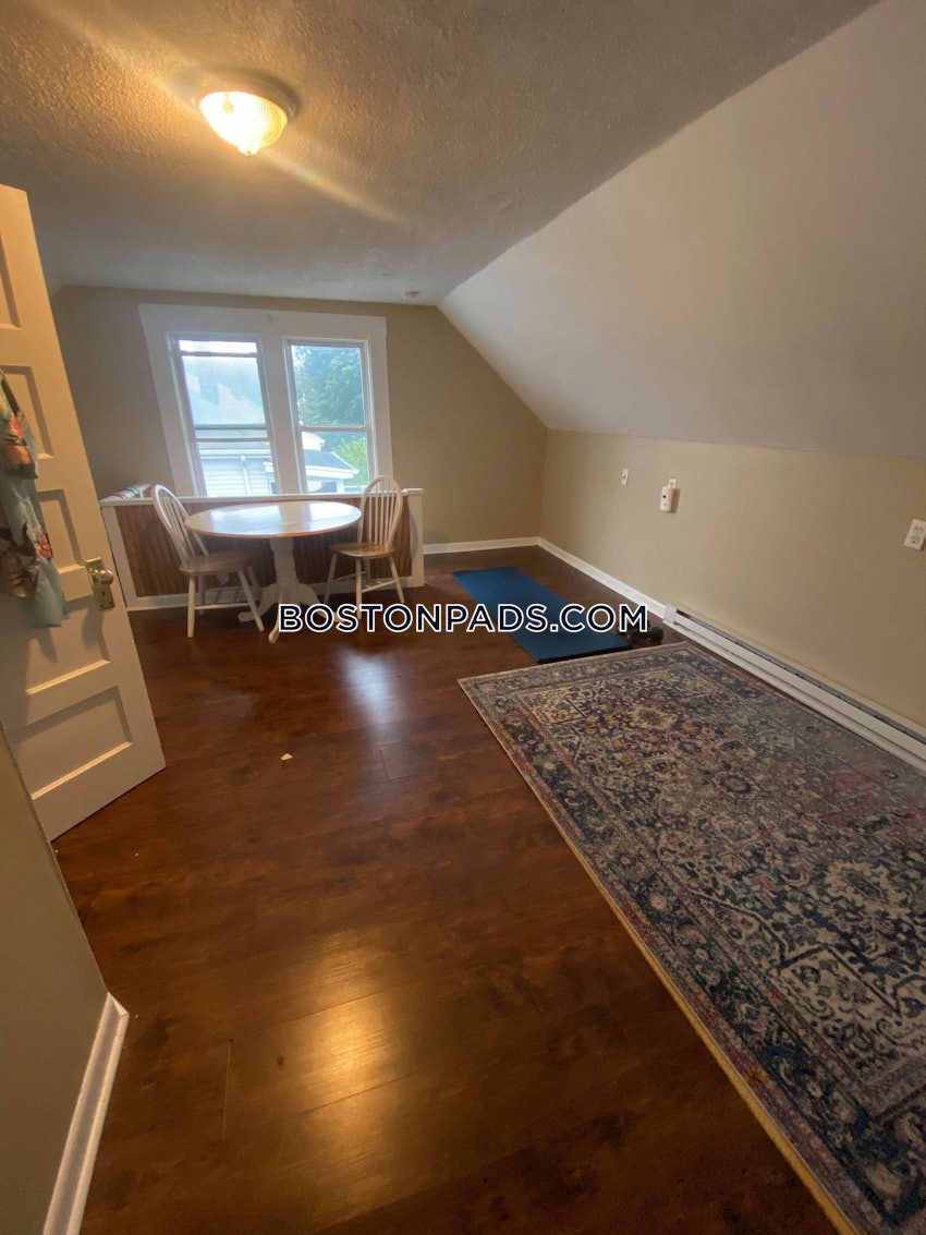 SOMERVILLE - TUFTS - 5 Beds, 2 Baths - Image 9