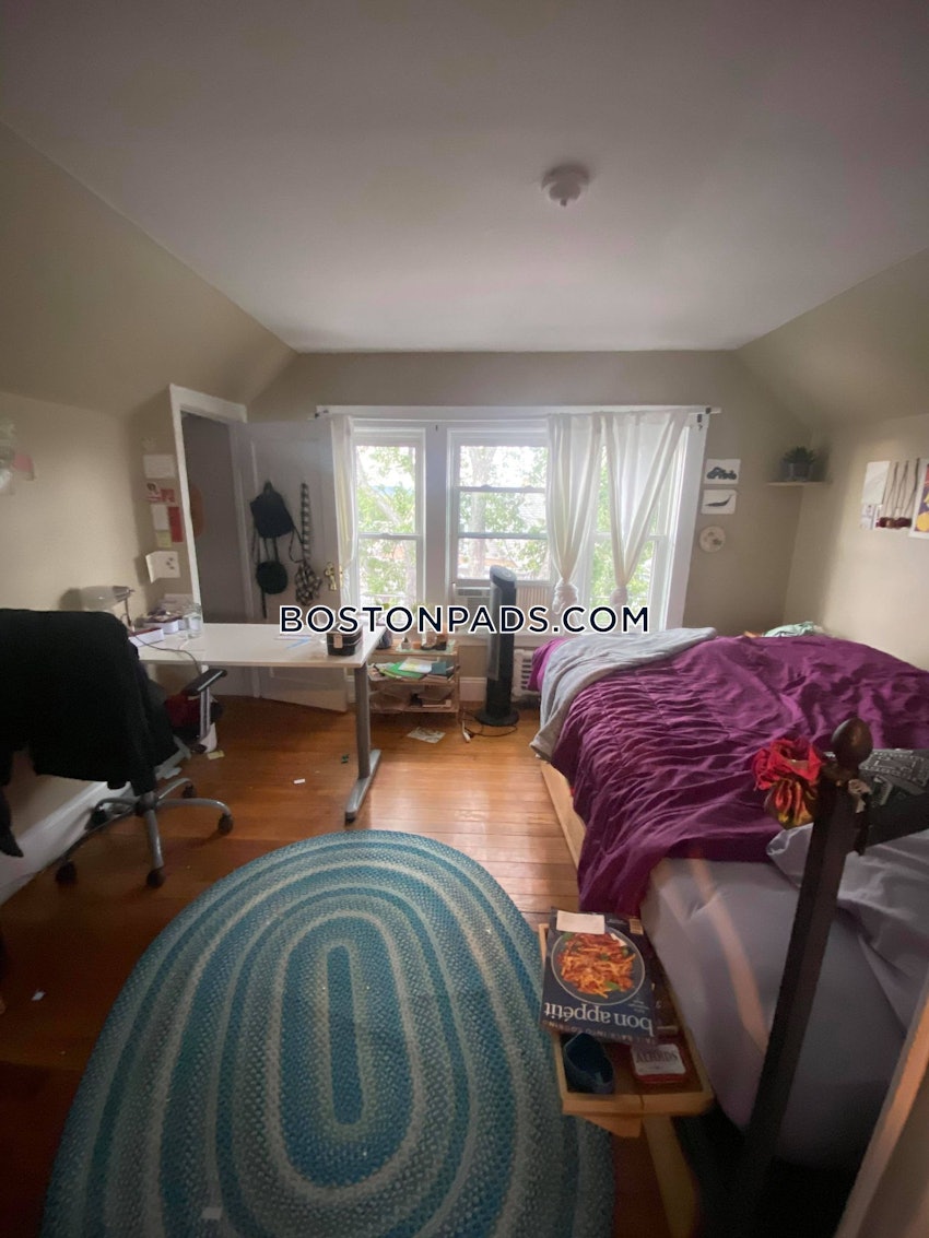 SOMERVILLE - TUFTS - 5 Beds, 2 Baths - Image 7