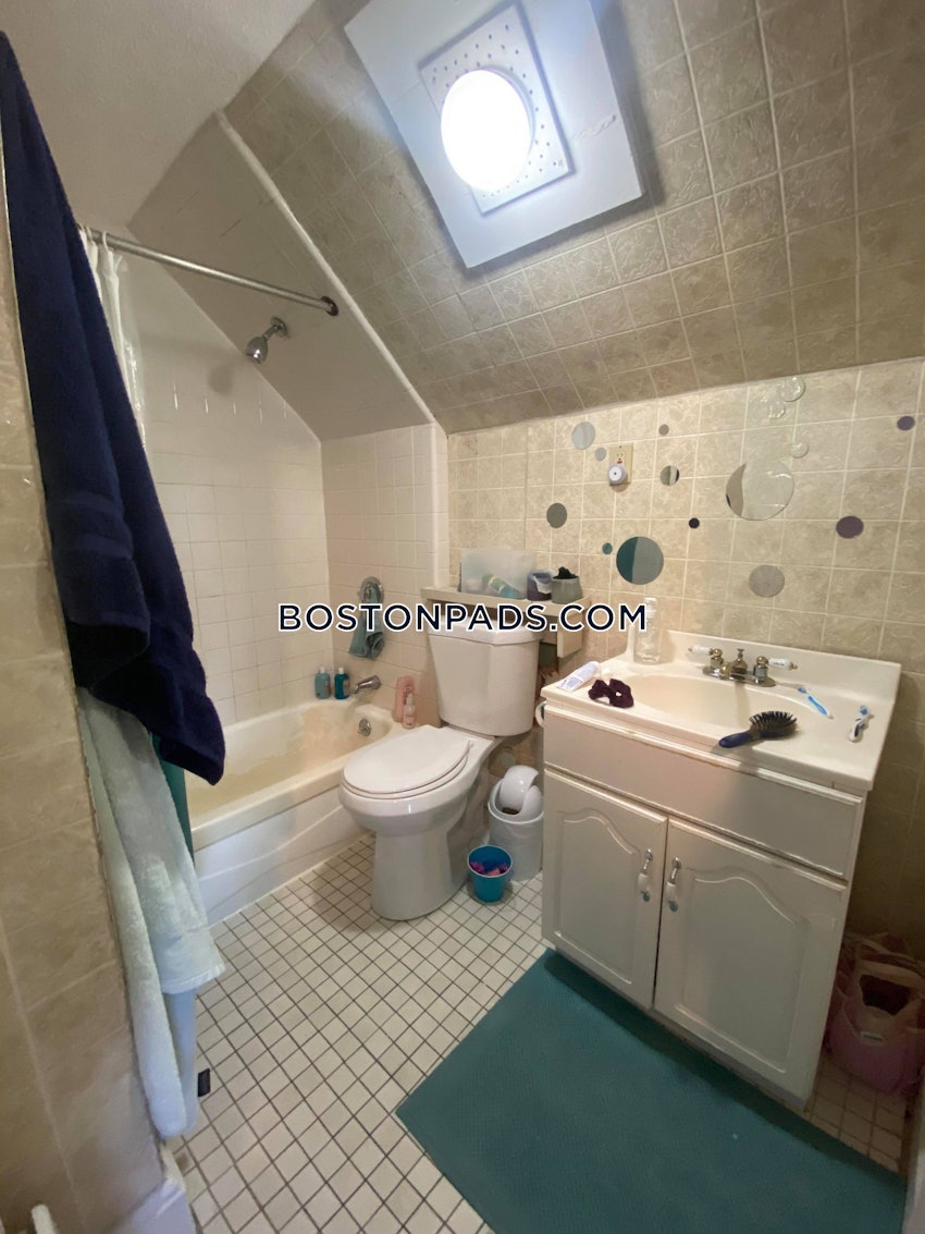 SOMERVILLE - TUFTS - 5 Beds, 2 Baths - Image 30