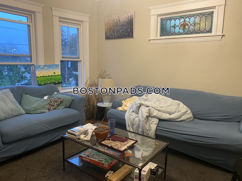 SOMERVILLE - TUFTS - 4 Beds, 1.5 Baths - Image 15