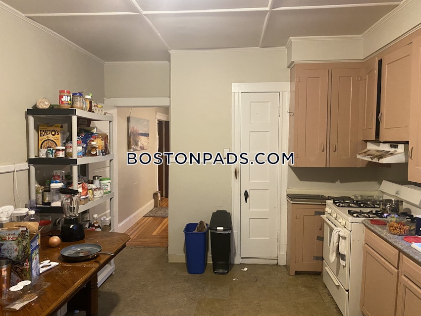 SOMERVILLE - TUFTS - 4 Beds, 1.5 Baths - Image 29