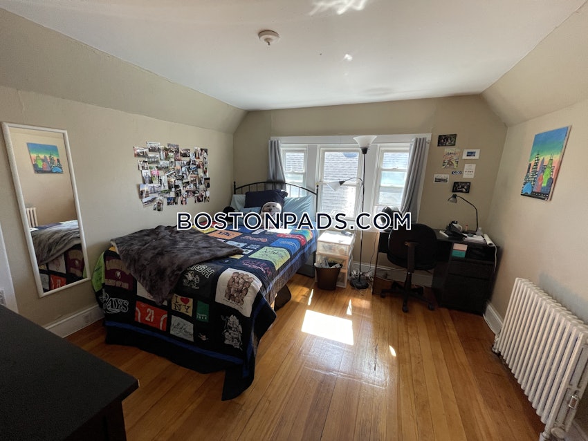 SOMERVILLE - TUFTS - 5 Beds, 2 Baths - Image 27