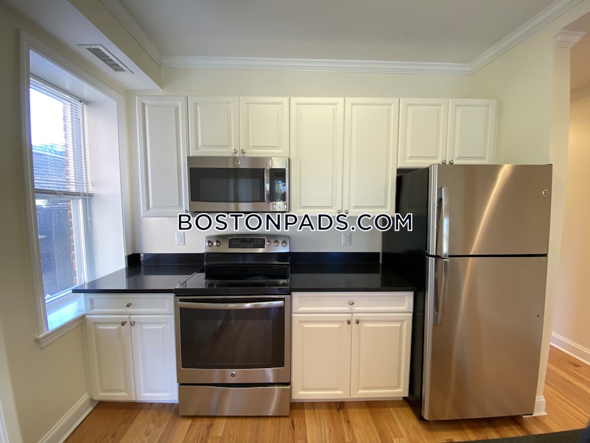 CAMBRIDGE - HARVARD SQUARE - 2 Beds, 1 Bath - Image 2