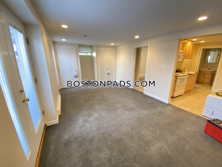 CAMBRIDGE - MT. AUBURN/BRATTLE/ FRESH POND - 1 Bed, 1 Bath - Image 15