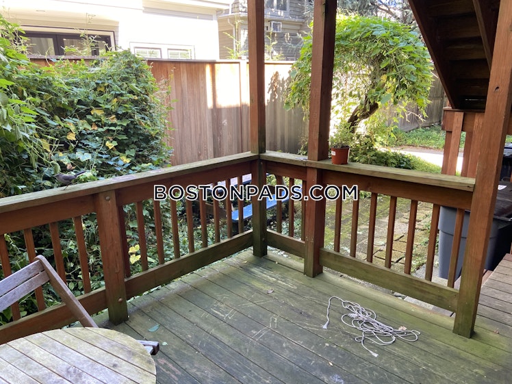 Mount Auburn St., Cambridge