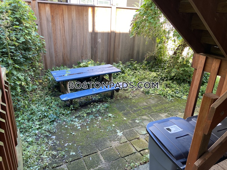 Mount Auburn St., Cambridge