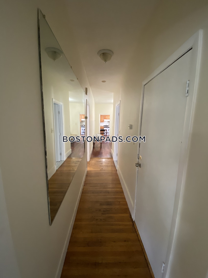 MEDFORD - TUFTS - 4 Beds, 1 Bath - Image 6