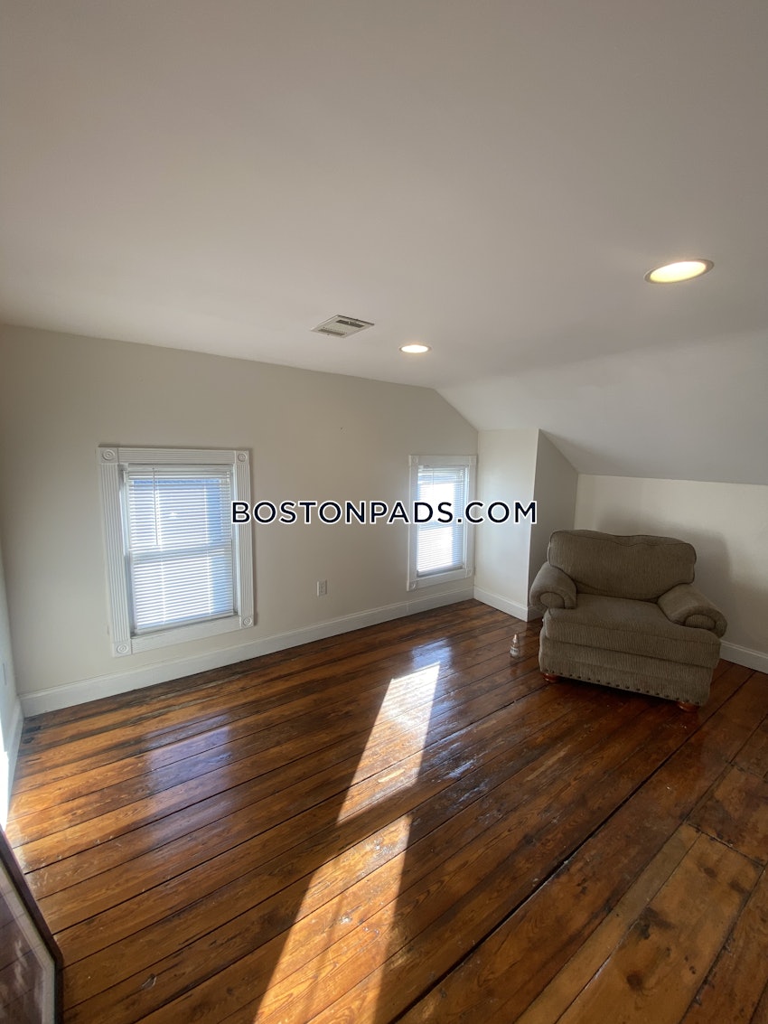 MEDFORD - MEDFORD SQUARE - 5 Beds, 2 Baths - Image 38