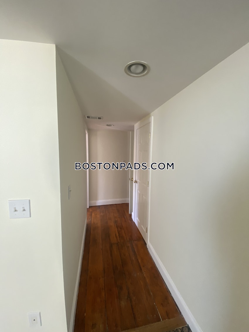 MEDFORD - MEDFORD SQUARE - 5 Beds, 2 Baths - Image 37