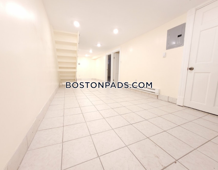 BOSTON - ROSLINDALE - 3 Beds, 1 Bath - Image 10