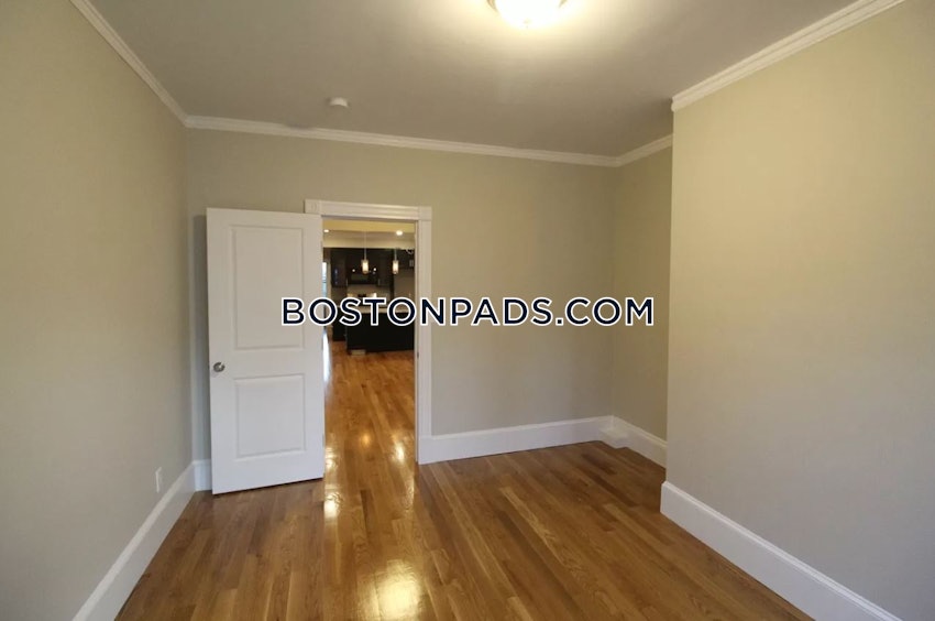 BOSTON - EAST BOSTON - BREMEN ST. PARK/AIRPORT STATION - 4 Beds, 2 Baths - Image 7